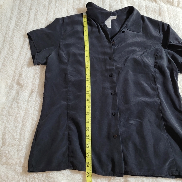 Jones New York Women’s Size Medium Black Silk Short Sleeve Button Down Blouse - Picture 7 of 12